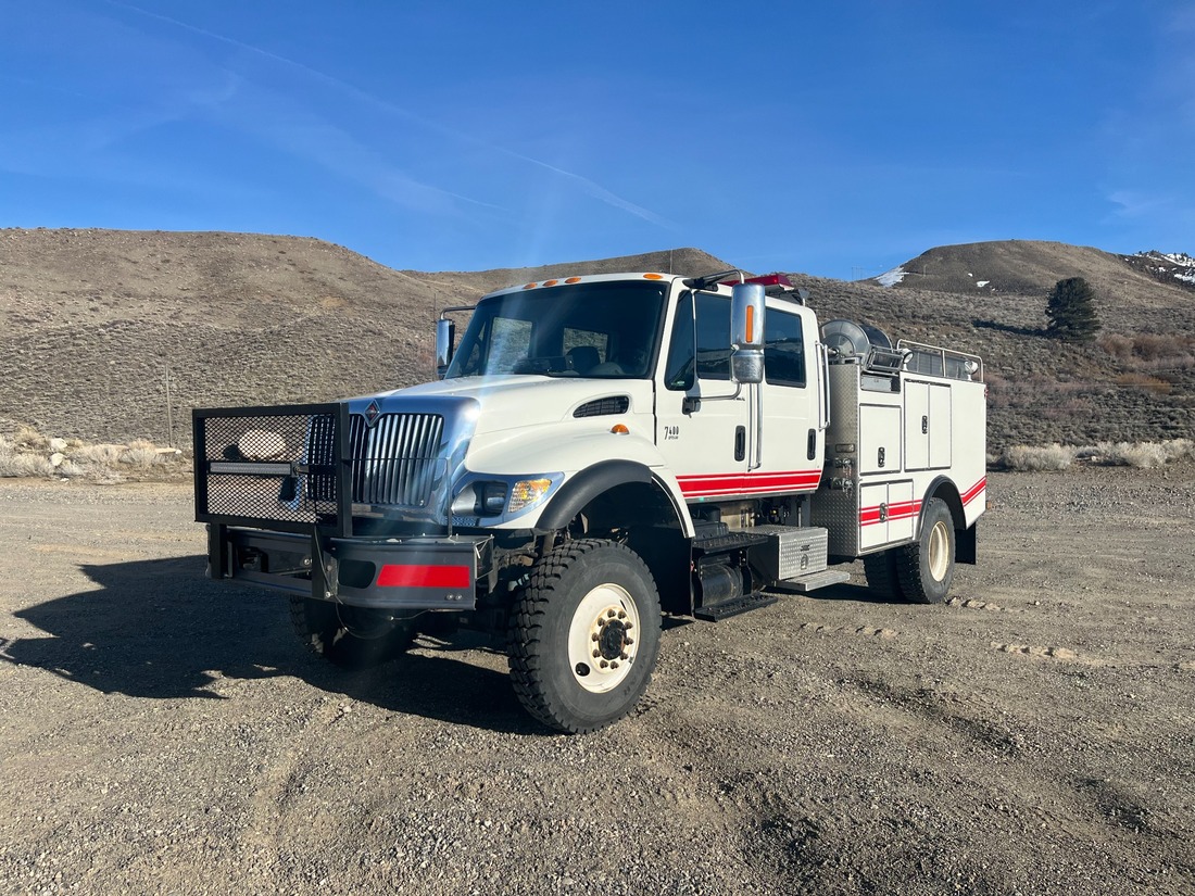 2003 International 7400 - Image 2